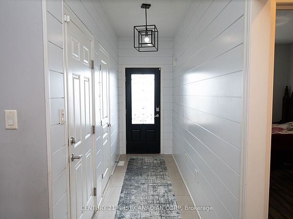 3rd image of 29 Hedges Ct