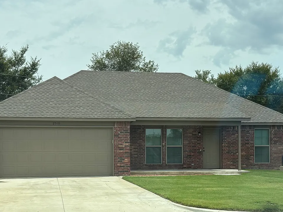 2510 Pheasant Dr