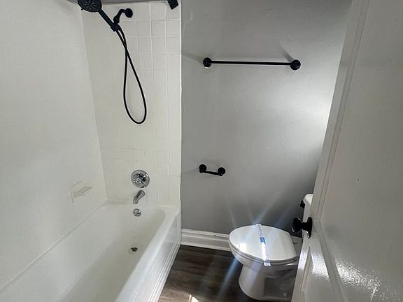 3rd image of 851 S Kenmore Ave #9ca517dbb
