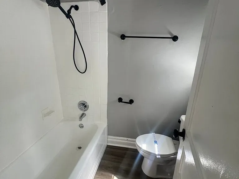Blake Manor — Photo 41