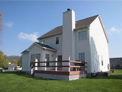 3rd image of 582 Bushwood Dr
