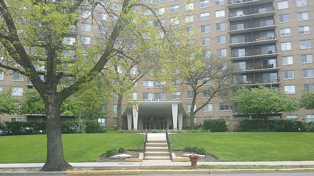 1st image of 7033 N Kedzie Ave APT 211