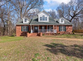 71 Countryway Dr, Jackson, TN 38305