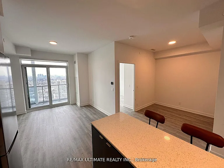 30 Upper Mall Way #1701A — Photo 8