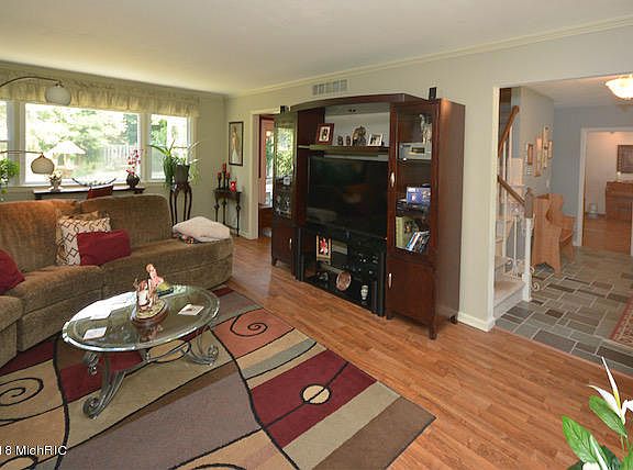 4th image of 6441 Trotwood St