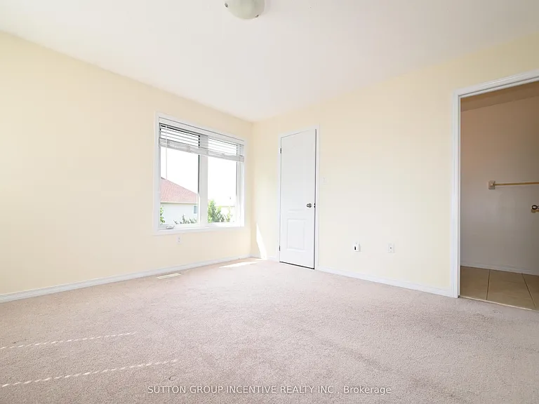 90 Sovereigns Gate #29 — Photo 23