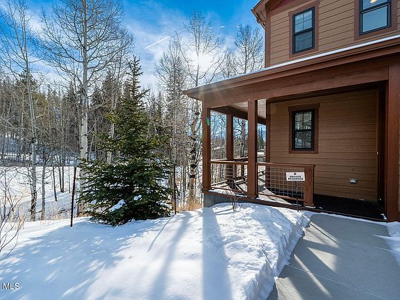 4th image of 9 Aspen Glen