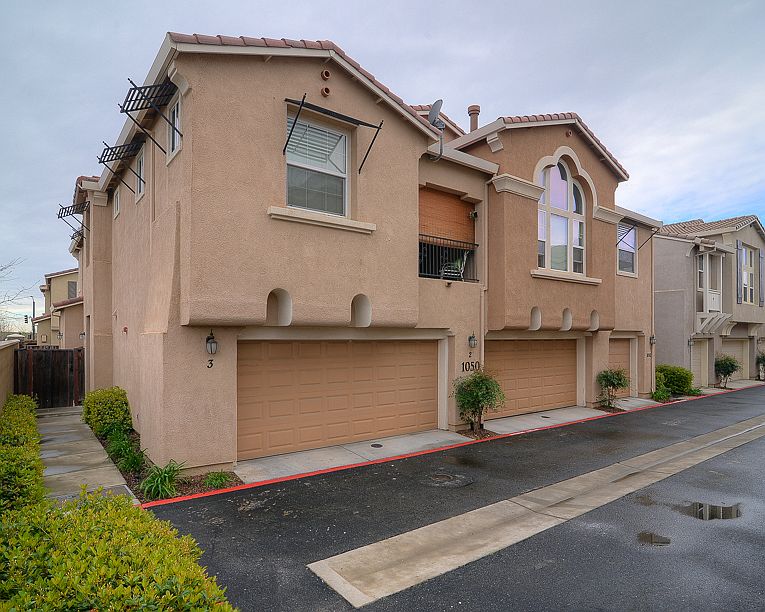 1st image of 1050 Sierra View Cir Unit 3