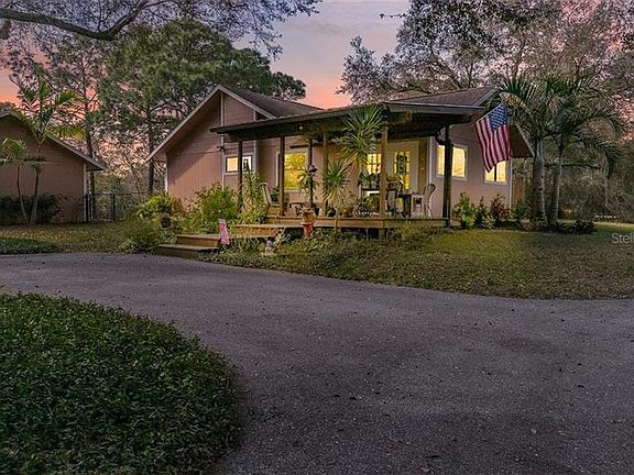 2nd image of 7524 Castle Dr