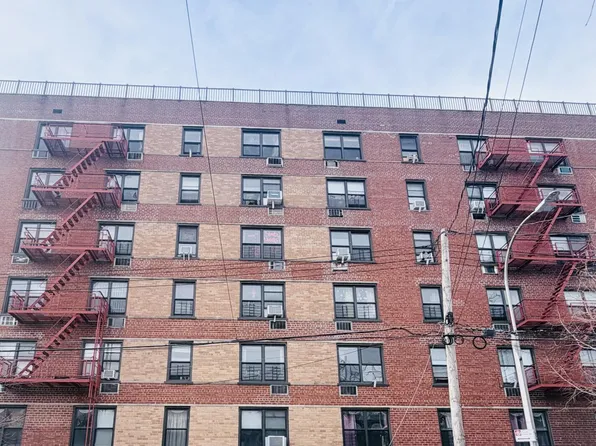880 68th St APT 5A, Brooklyn, NY 11220