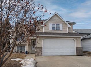 14 E Riviera Dr, Lacombe, AB T4L 2H6