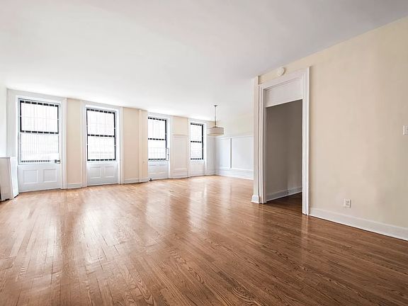 4th image of 3117 Broadway APT 10