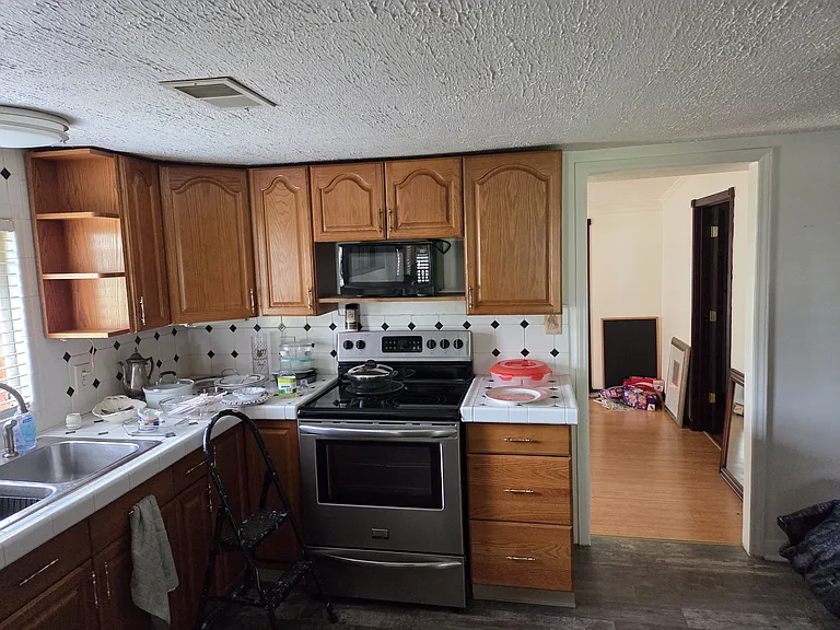 1399 Broad St — Photo 11