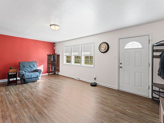 2nd image of 318 N Concord Rd