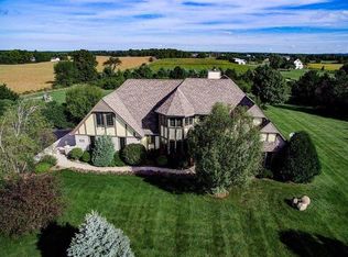 N80W33274 Petersen Rd, Hartland, WI 53029