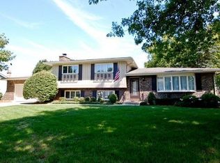 2465 Cambridge Dr, Aurora, IL 60506