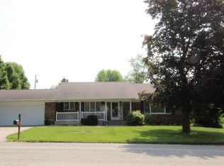 104 N 3rd St, Colona, IL 61241