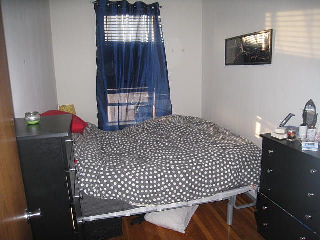 2nd image of 2564 35th St APT 3D