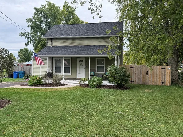 11 Cross St, Bristol, IL 60512