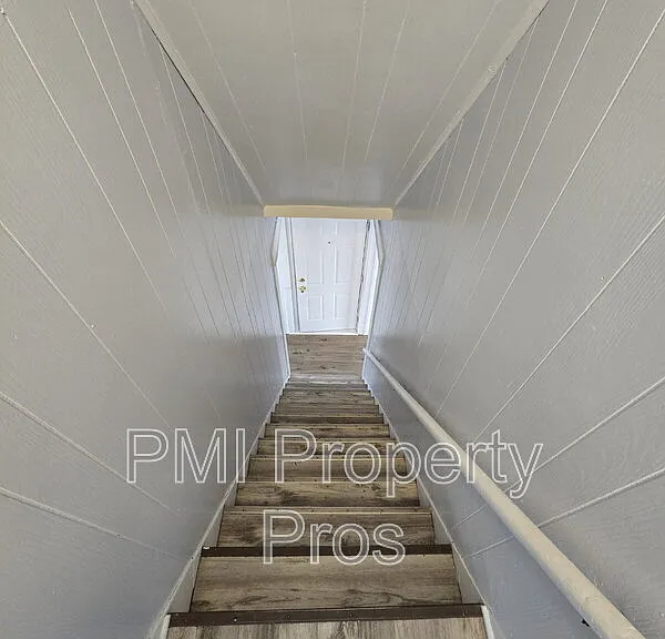 2509A N Buffum St — Photo 12