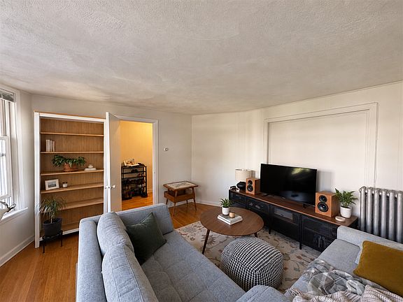 3rd image of 16 Oxford St #2
