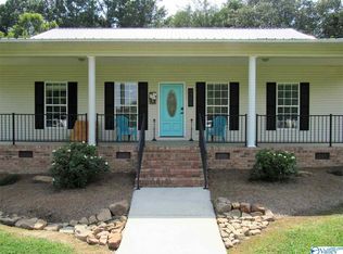 1 Mary Ella Cir, Fort Payne, AL 35967