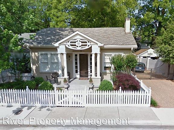 2nd image of 110 S Bilbro Ave