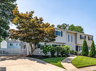 7706 Princess Pl, Pasadena, MD 21122