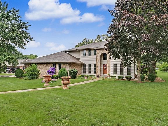 4th image of 402 Holly Ridge Ct