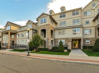 3107 Parkview Dr, Spring Valley, NY 10977