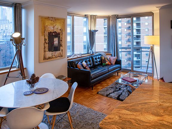 4th image of 500 W 43rd St APT 8F
