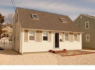 5 E 19th St, Brant Beach, NJ 08008