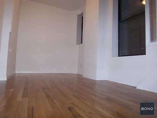 Rented by Bond New York | media 17