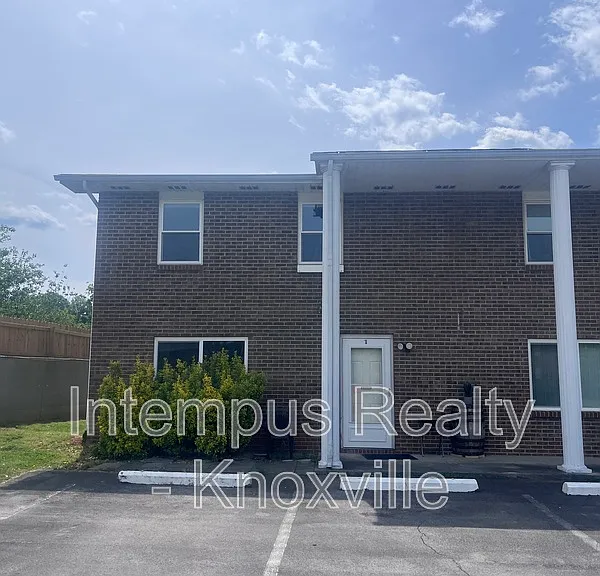 405 Iroquois Ln #1 — Photo 1