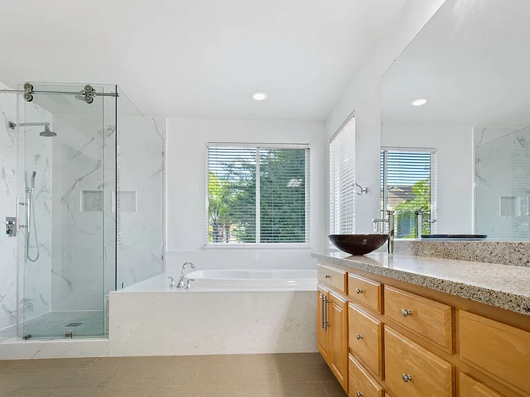 991 Zephyr Ln — Photo 59