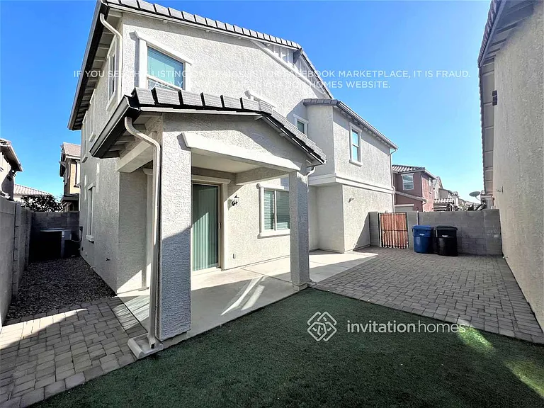 1526 N Balboa — Photo 19