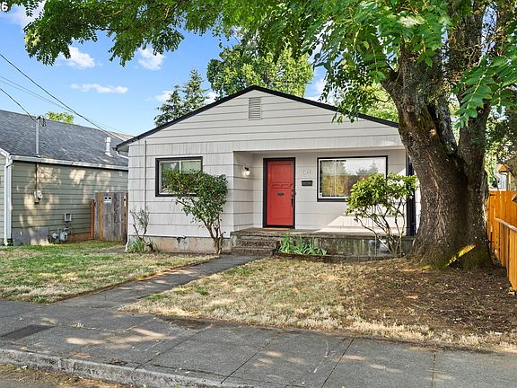 2nd image of 7103 SE Rhone St