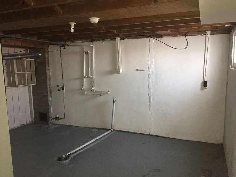 Hillcrest Apartments — Photo 7