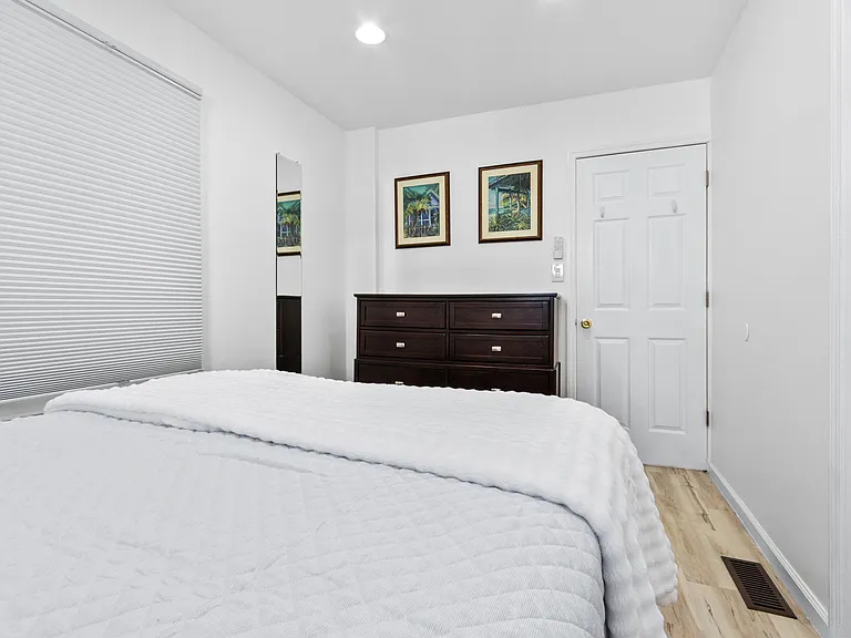 14 N Adams Ave — Photo 39