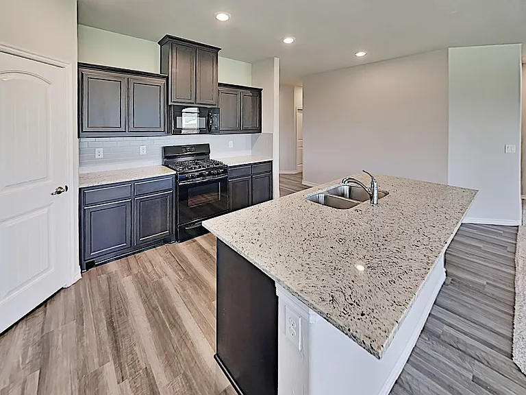 2516 Caden Ct — Photo 6