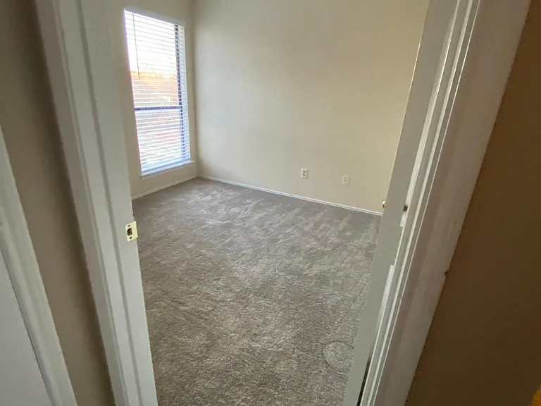 7609 April Ct — Photo 9