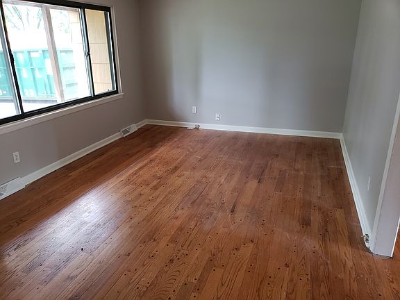 2nd image of 11405 Spruce Ave