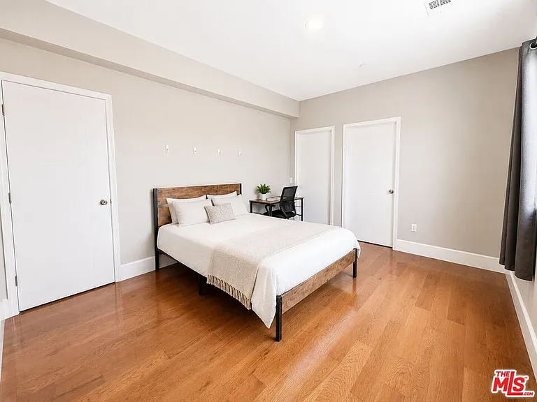 1212 W 37th Dr #2 — Photo 11