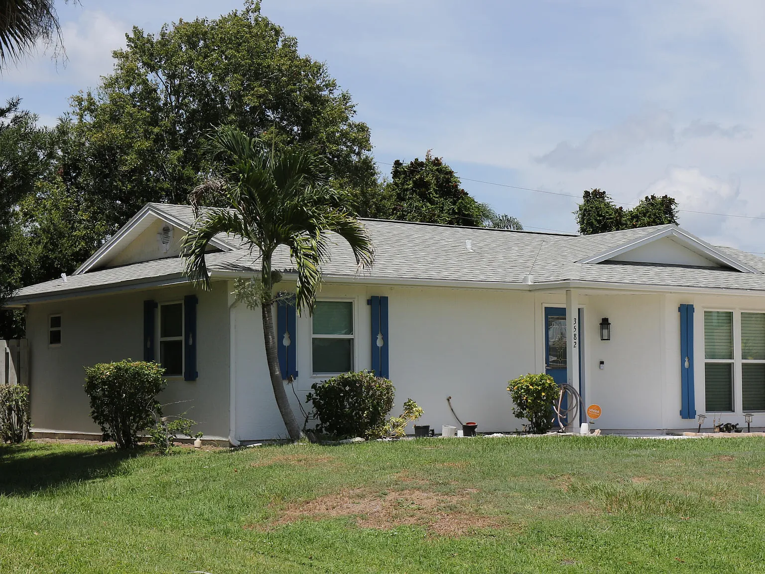 3 bed, 3.0 bath, 1490 sqft, $2,600 — Photo 2