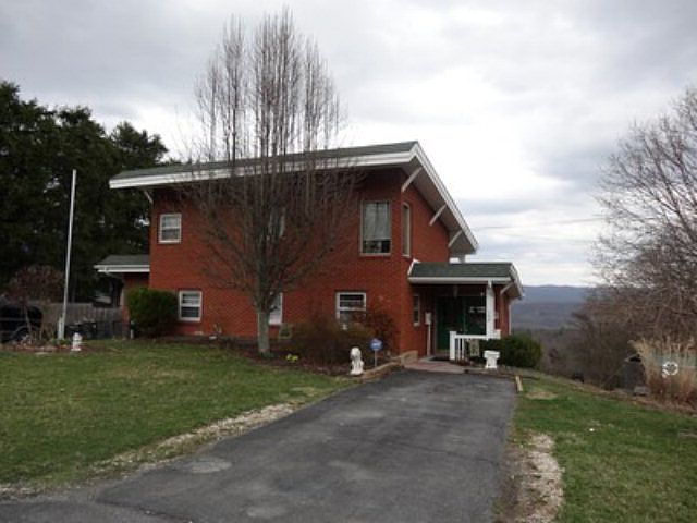 1st image of 210 Skyline Dr