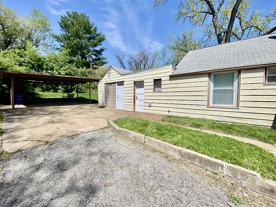 509 La Motte Ln