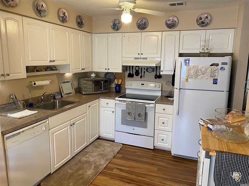 2nd image of 226 Springmeadow Dr Unit C