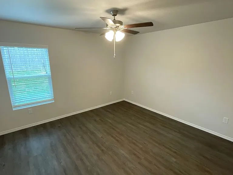 4222 Legend Hts — Photo 12