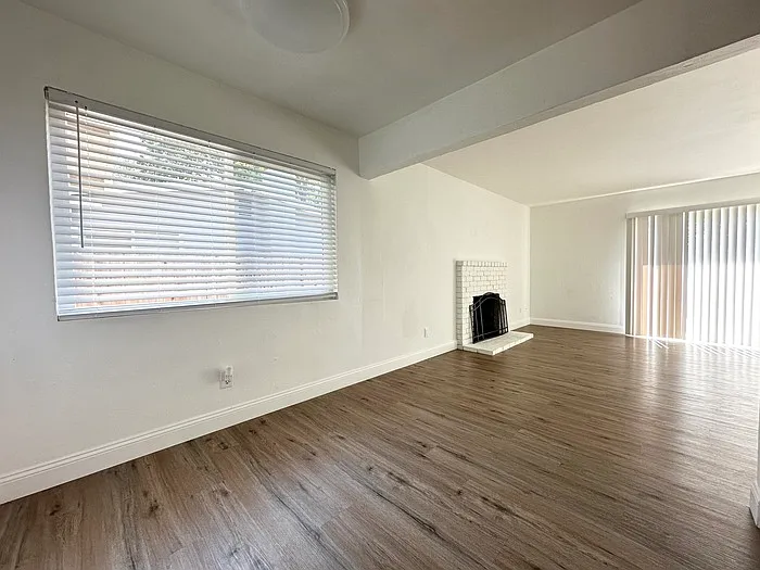 1320 Sheridan Ave — Photo 5