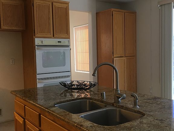 3rd image of 536 Golf Glen Dr